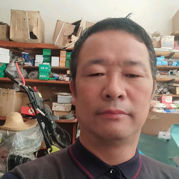 老张，品牌农机供应站