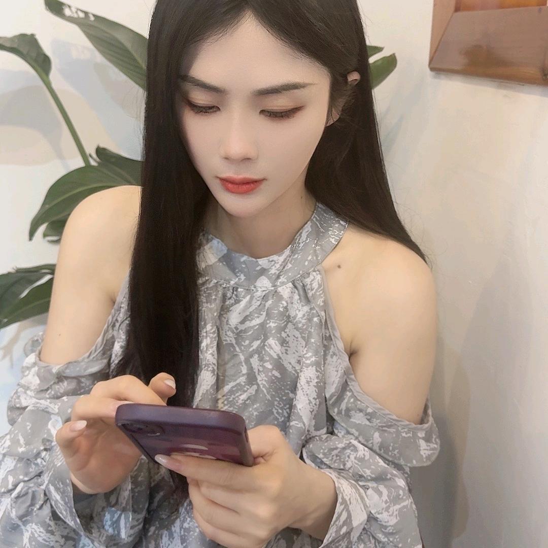 六月: