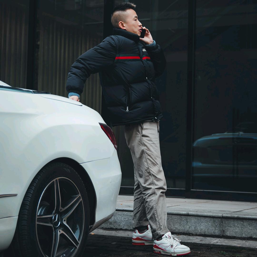 石个亿二手车车行