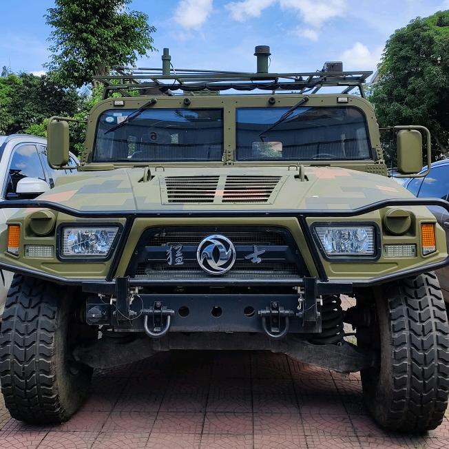 万里丛中一点红