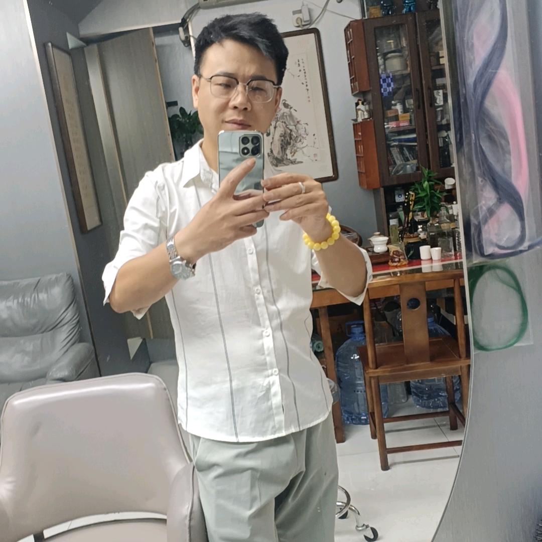冯老九❤️艺阁• 福州发型设计师