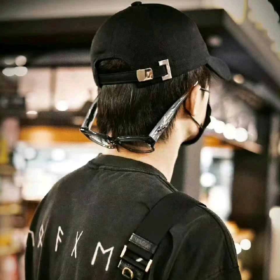 飞蛾扑火。