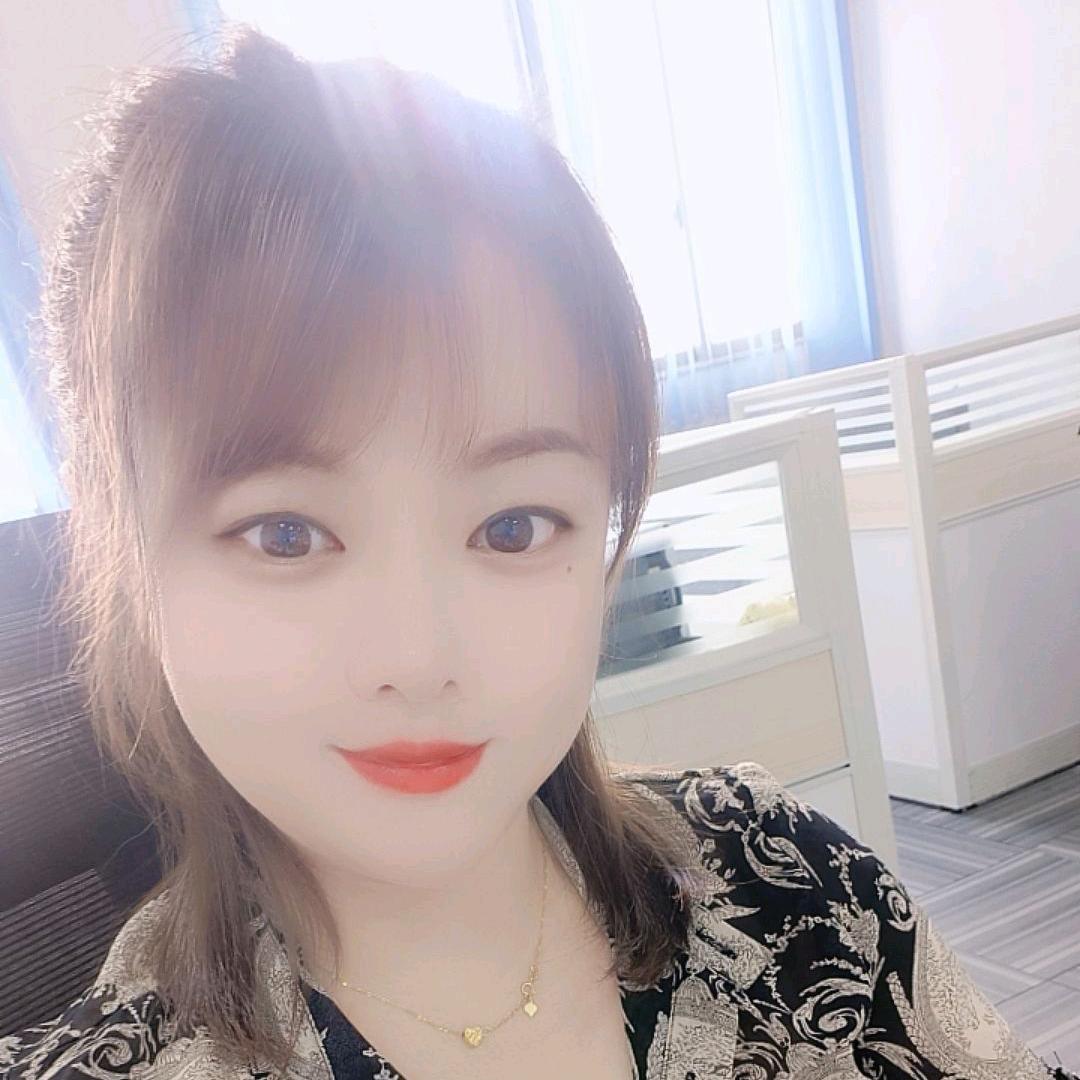 卖办公家具的小姐姐