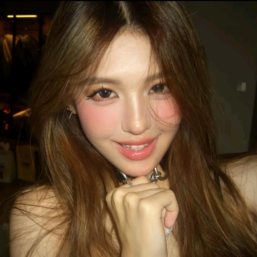 ₍₍Ϡ(੭•̀ω•́)੭✧⃛