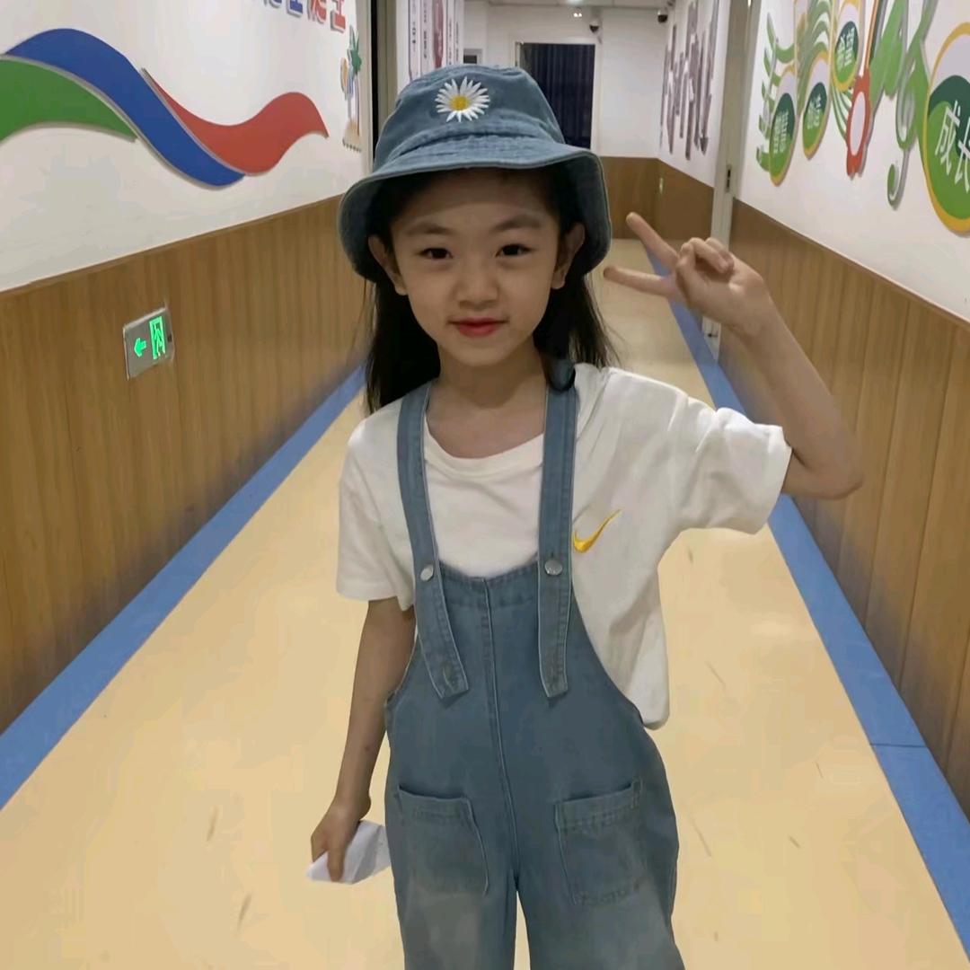 👑高.白.瘦-小萍🌹