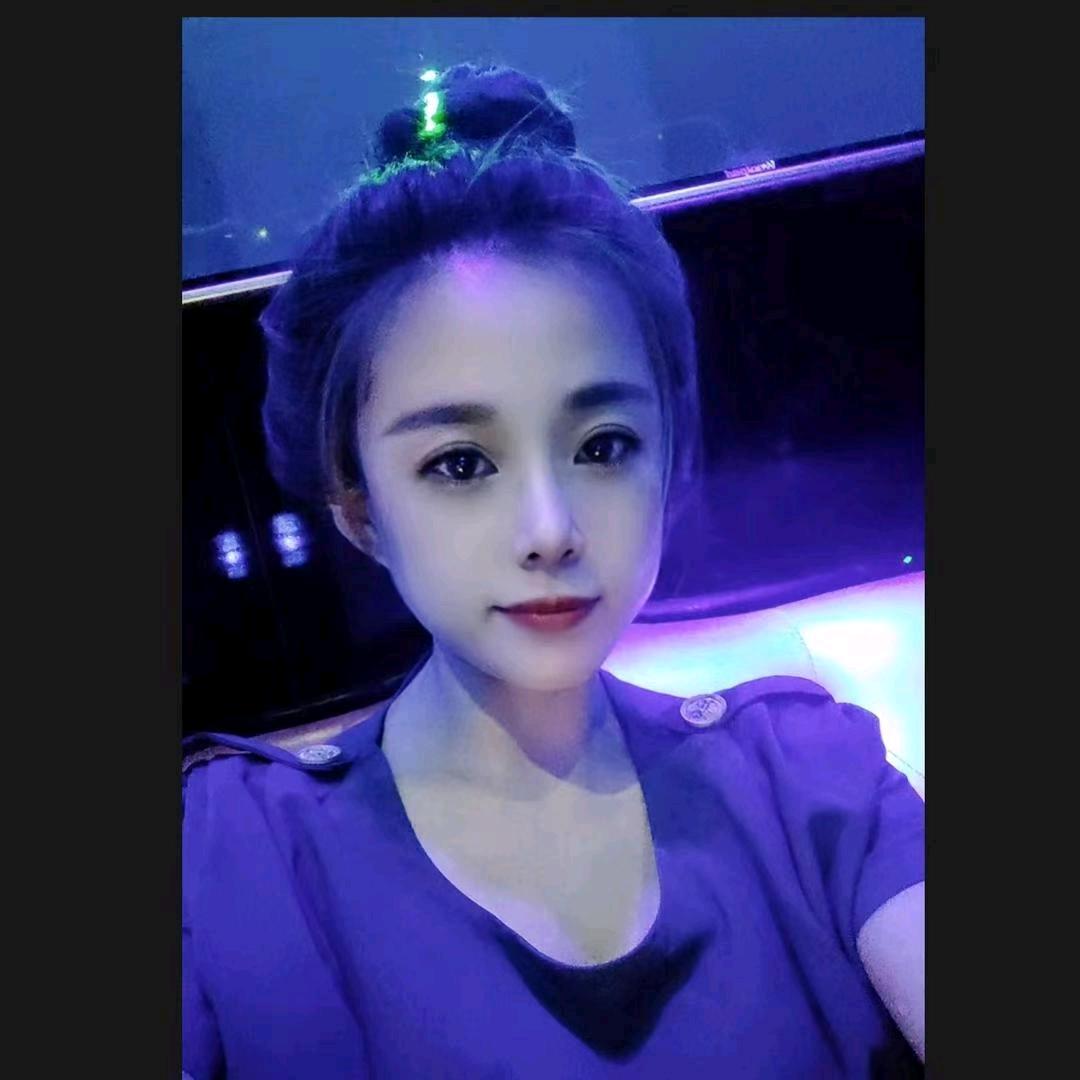 卖房的小姐姐  李莎