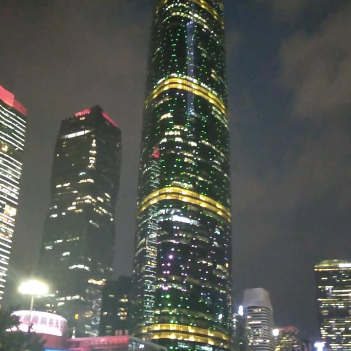 王
