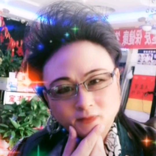 阿华世界神剪神霸高级形象发型设计大师带货