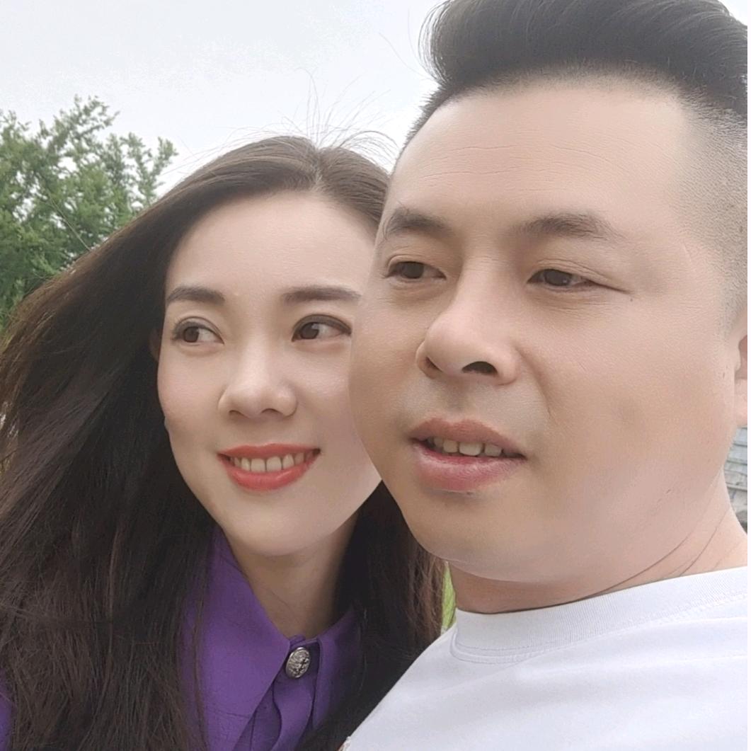 杭州茜树-辉歌女装尾货