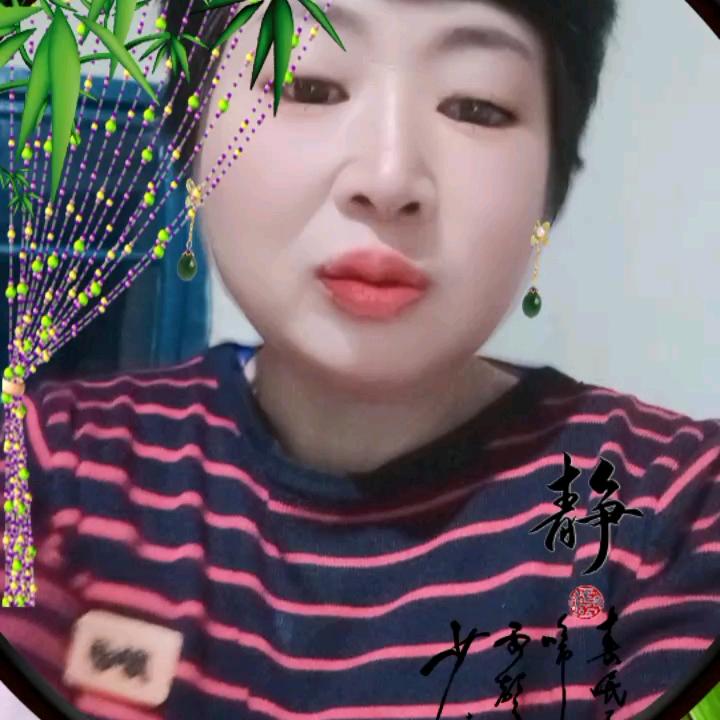 王霞