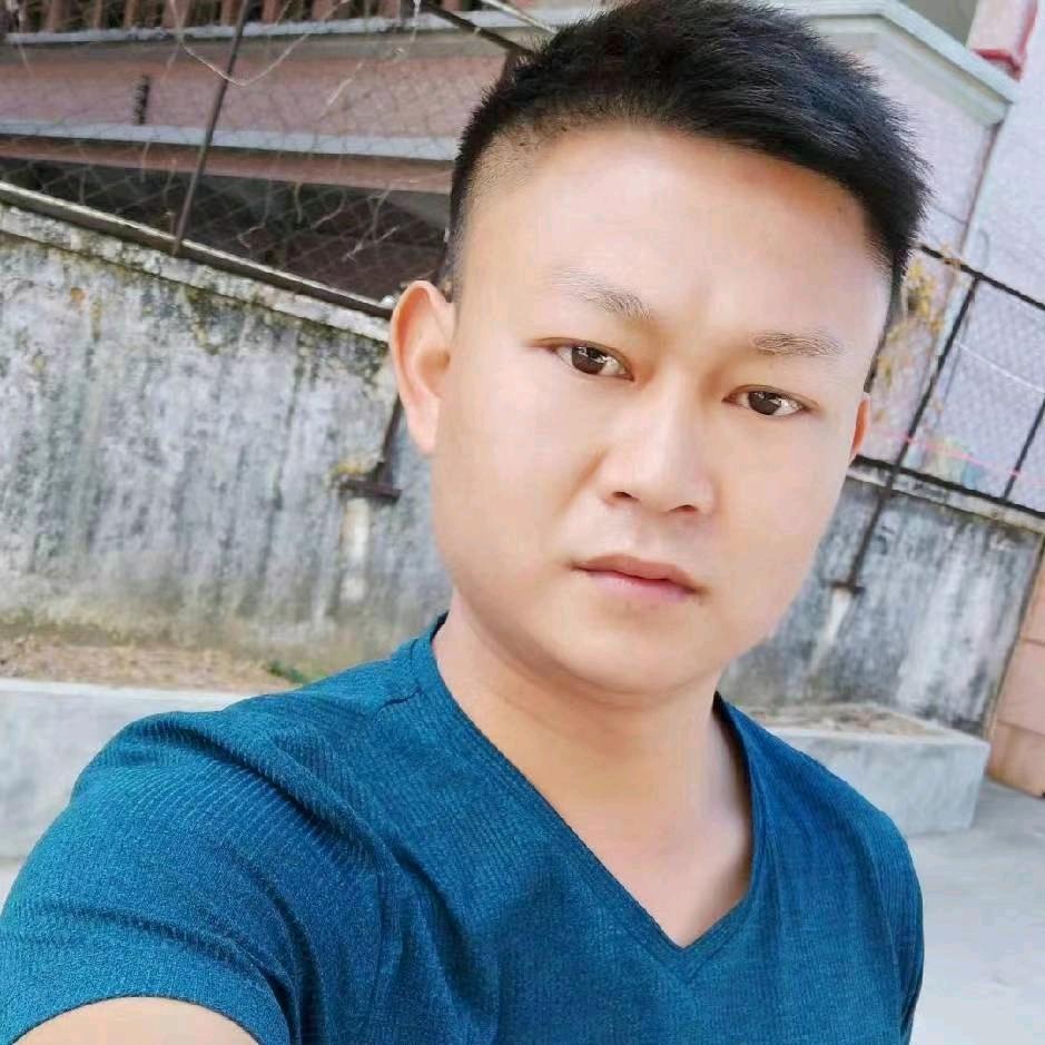 爱养月季的小蒋