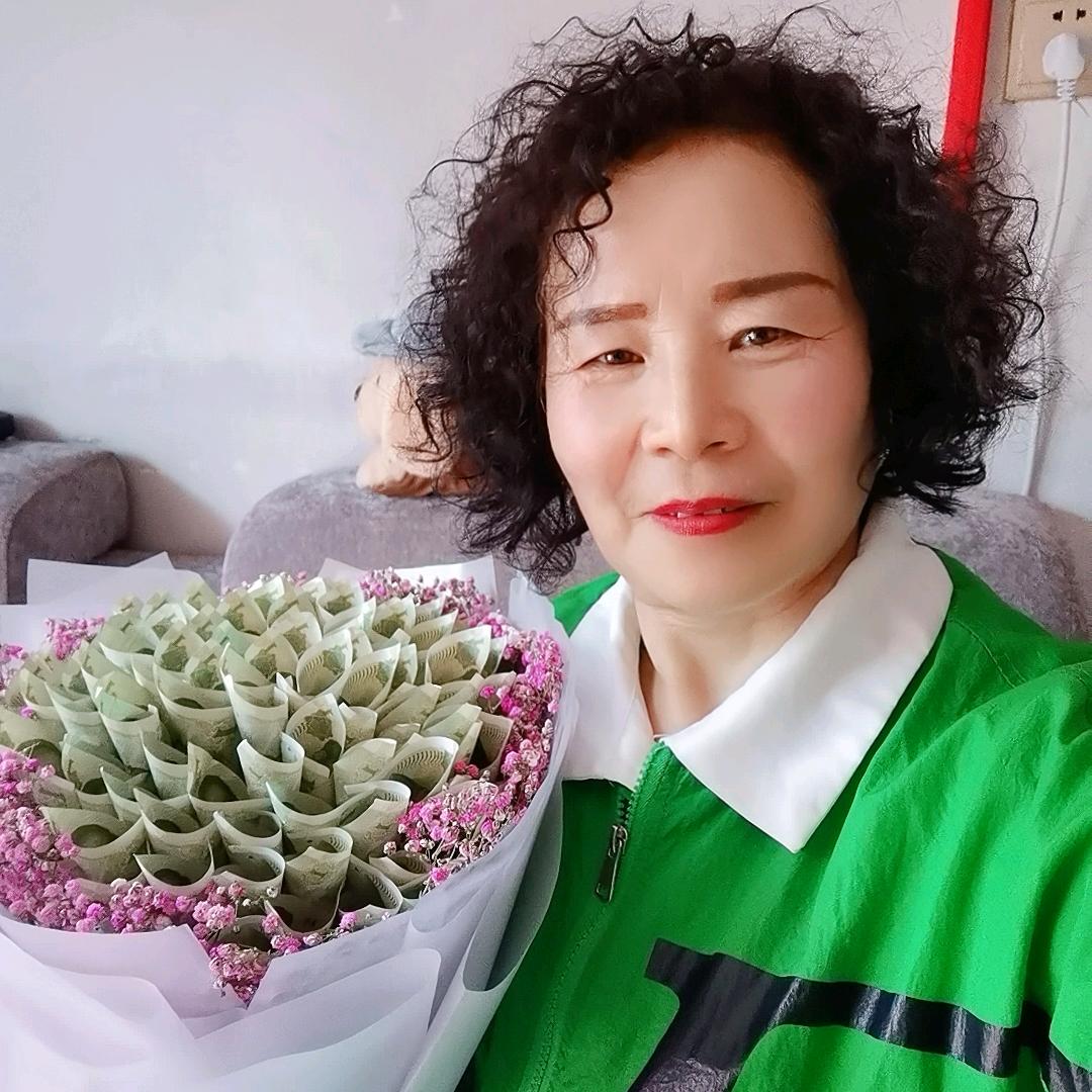 爱跳舞的李姐每天10点50分直播
