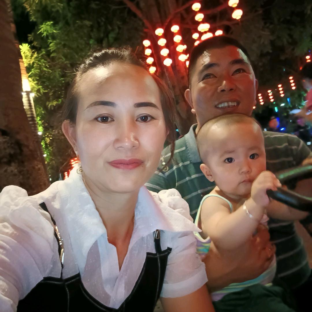 客车妹，富宁↗八宝