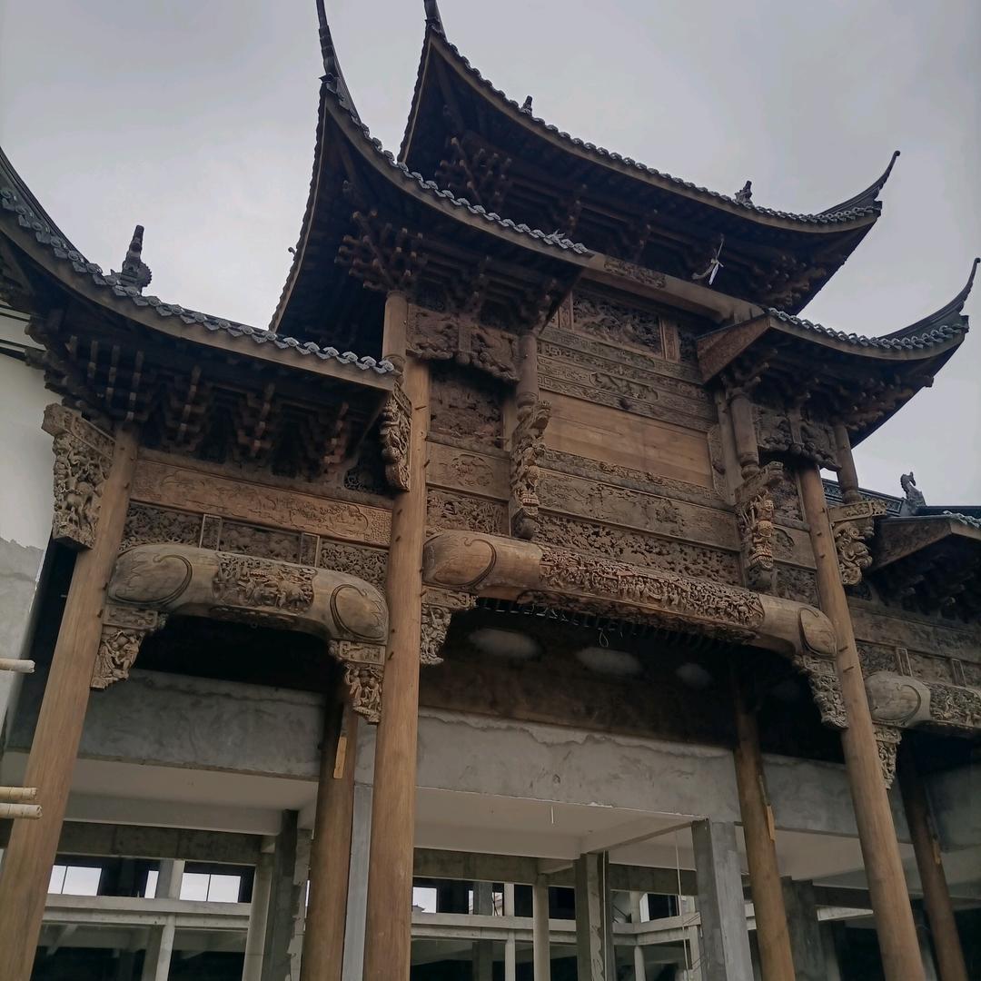 人生苦短，把酒倒满
