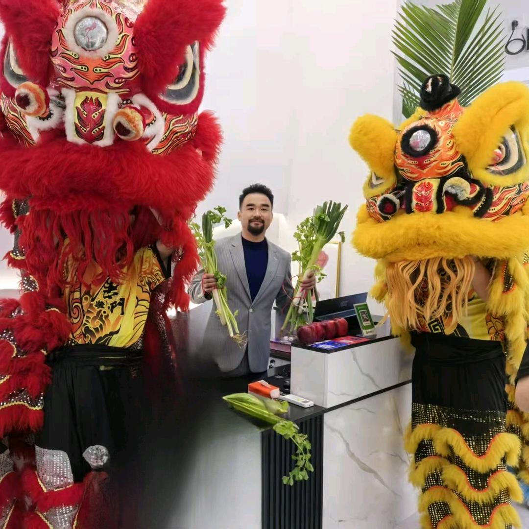 广州周董/减龄发型设计