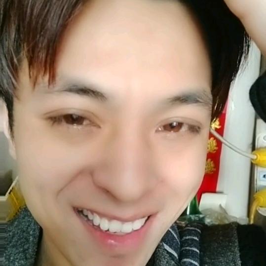 大眼睛→_→
