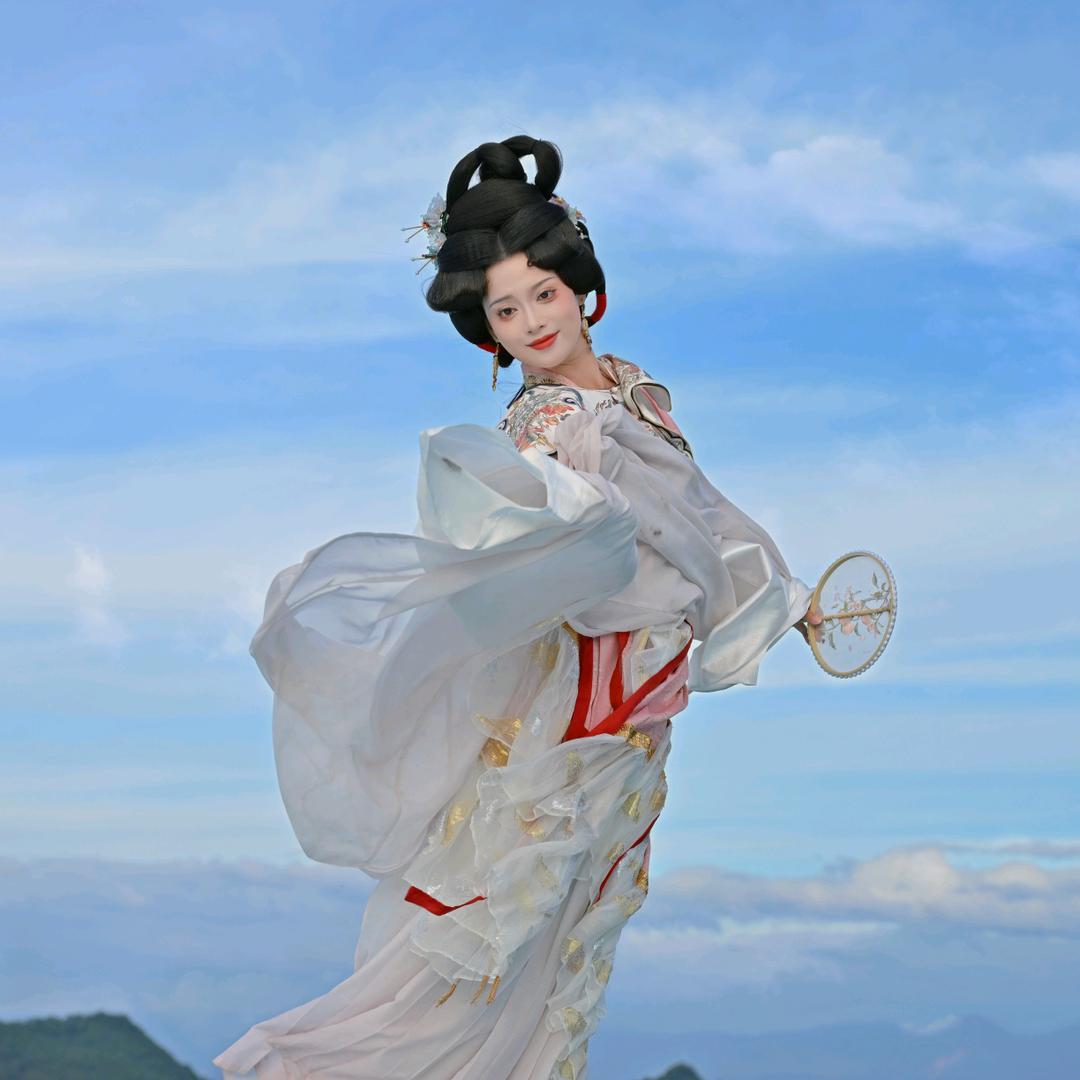 一诺 Ꮤ.（谢绝连赞）