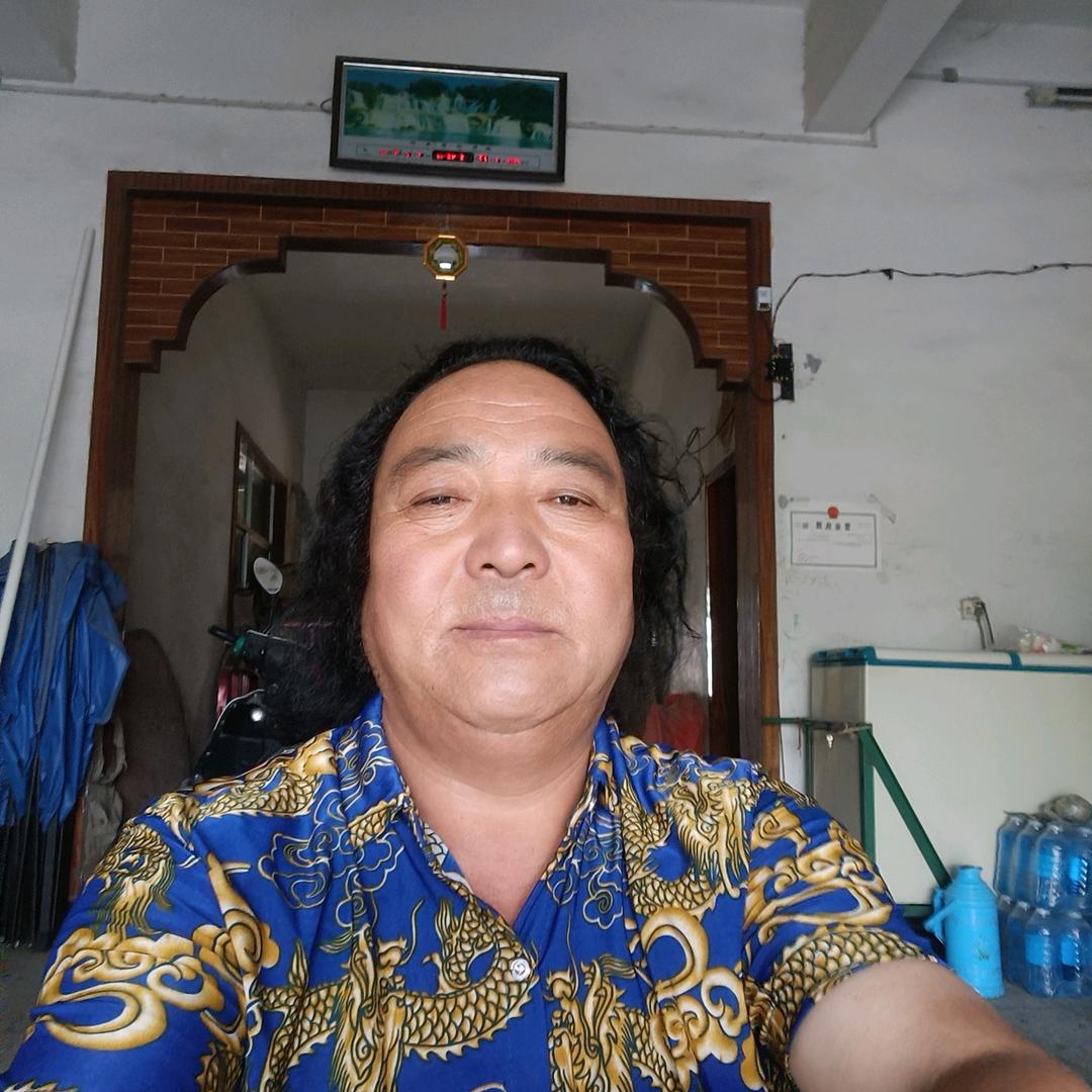 张飞犬业，工程挖机