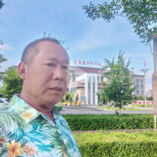 重庆石柱人，在新疆