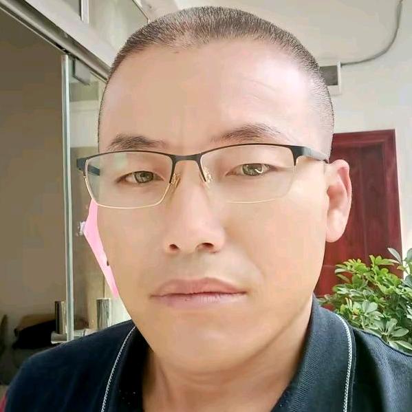 酌酒一笑醉人間