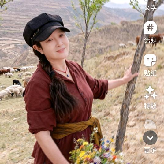 ，乐队鼓手袁雅兰