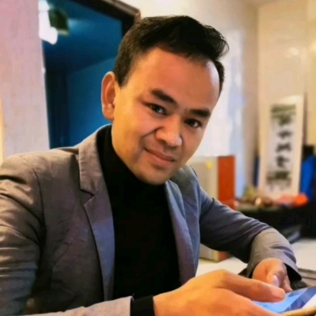 吹着空调数钞票