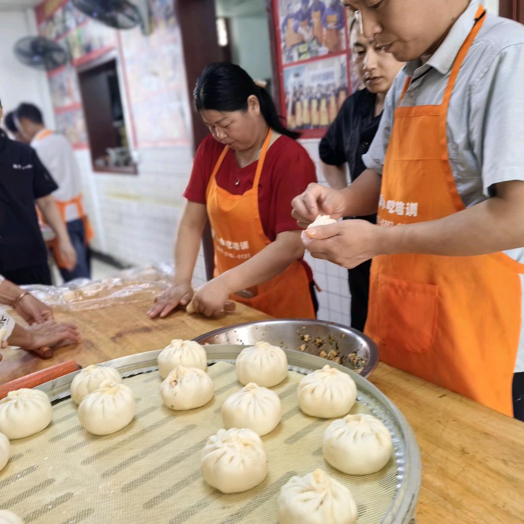 信阳裕早餐饮管理有限责任公司