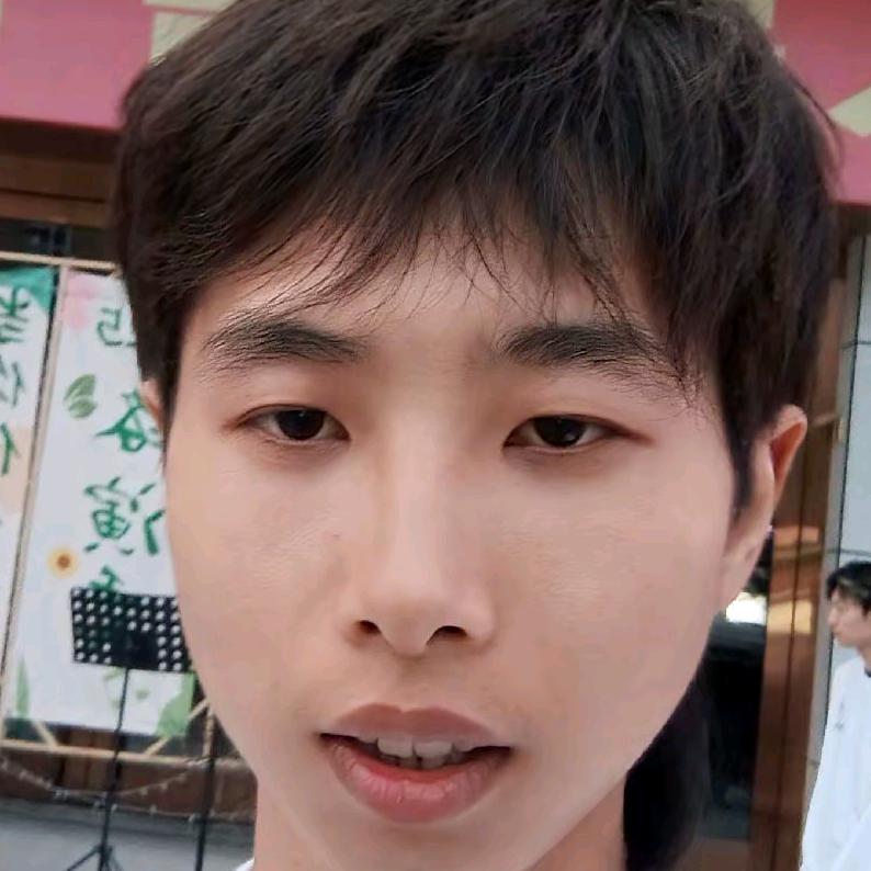 杨子龙，