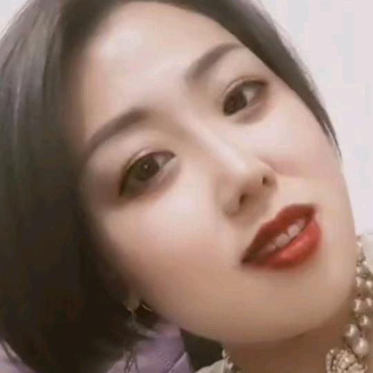 卖珠宝的大姐大