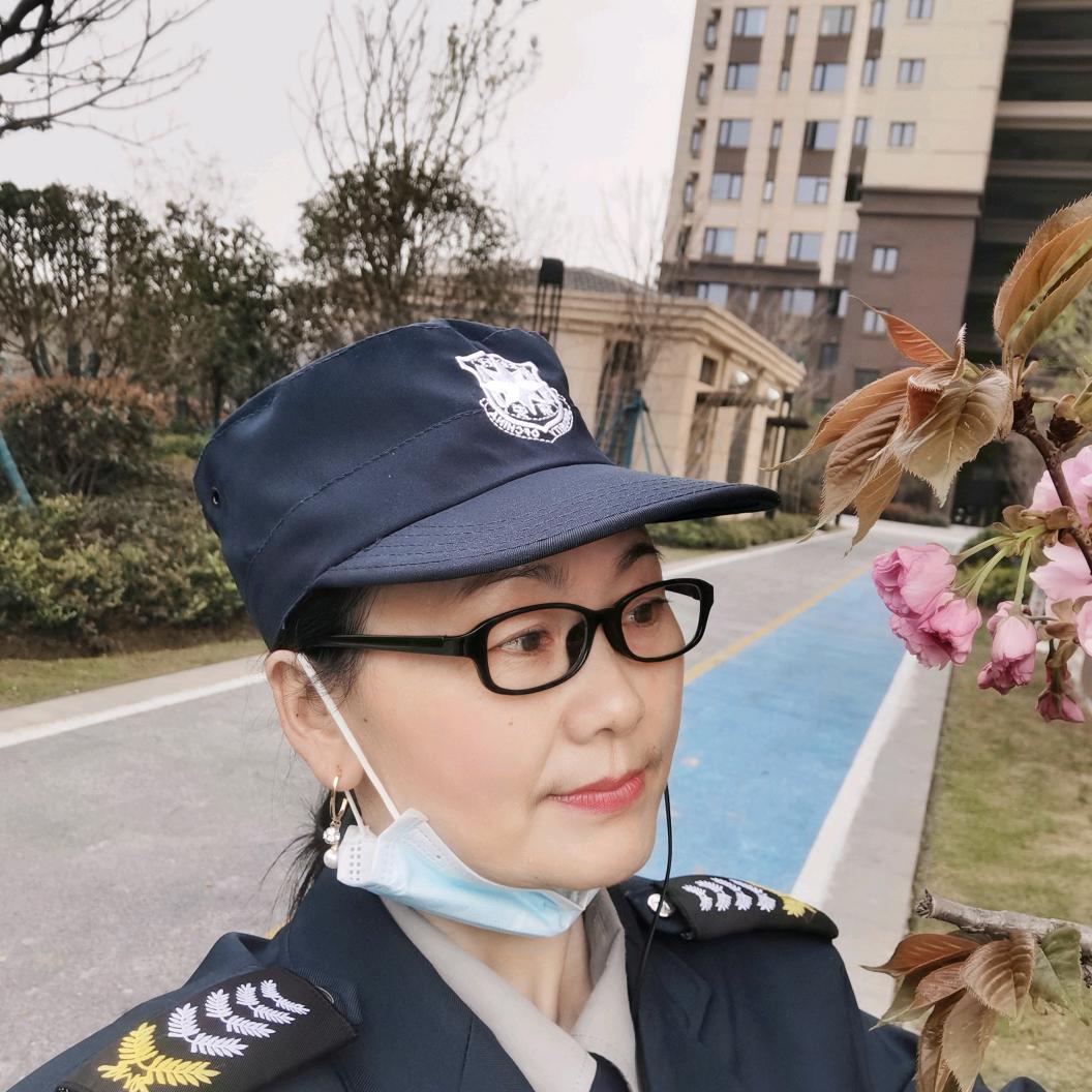 单身女保安🎙️中午10.20开播