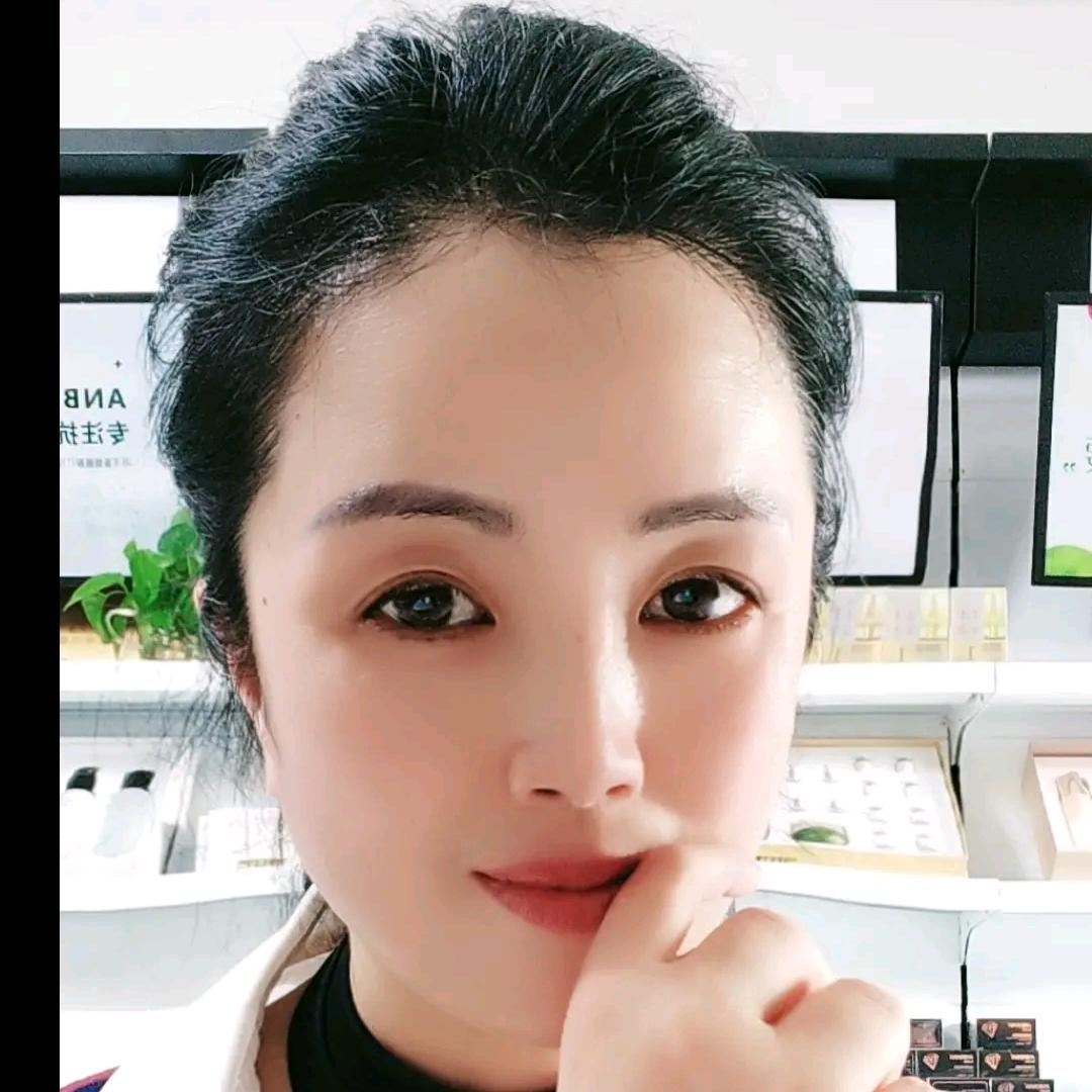 YOUNG姿美妆美容美体店