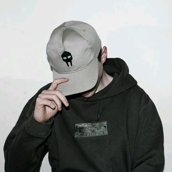 Mr.®©LI