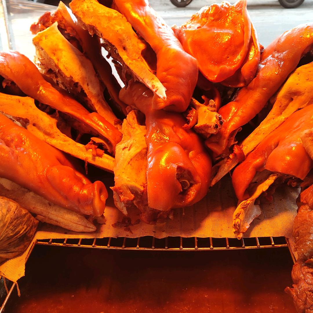 河南丁家大锅卤肉，特色凉拌菜
