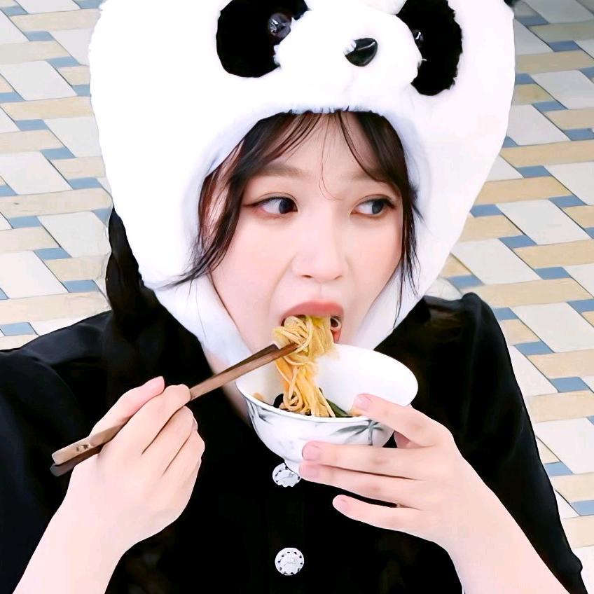 ʰᵉˡˡᵒ--妤凌-Estherᵕ̈