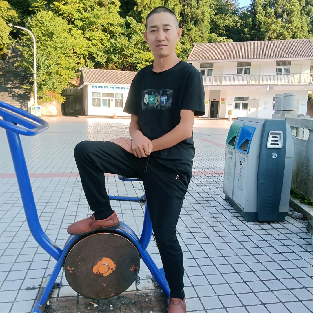 湖北凉城利川单身《军哥》