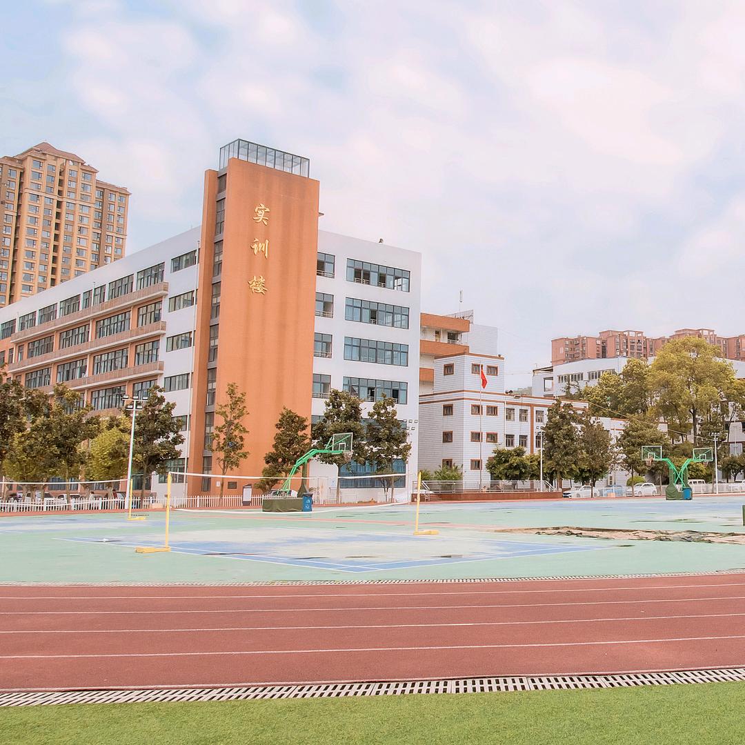余老师四川公办中职