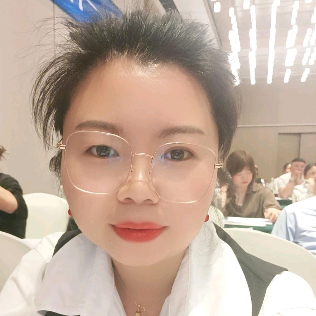 林玲房产百万门店负责人谭晓玲