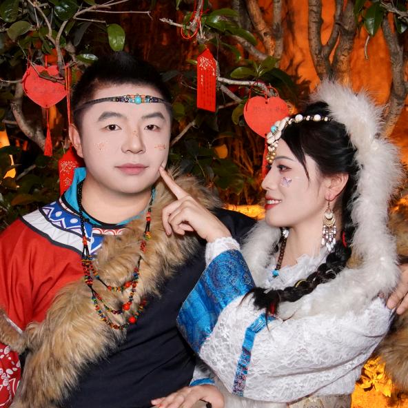 摆地摊的小姐姐