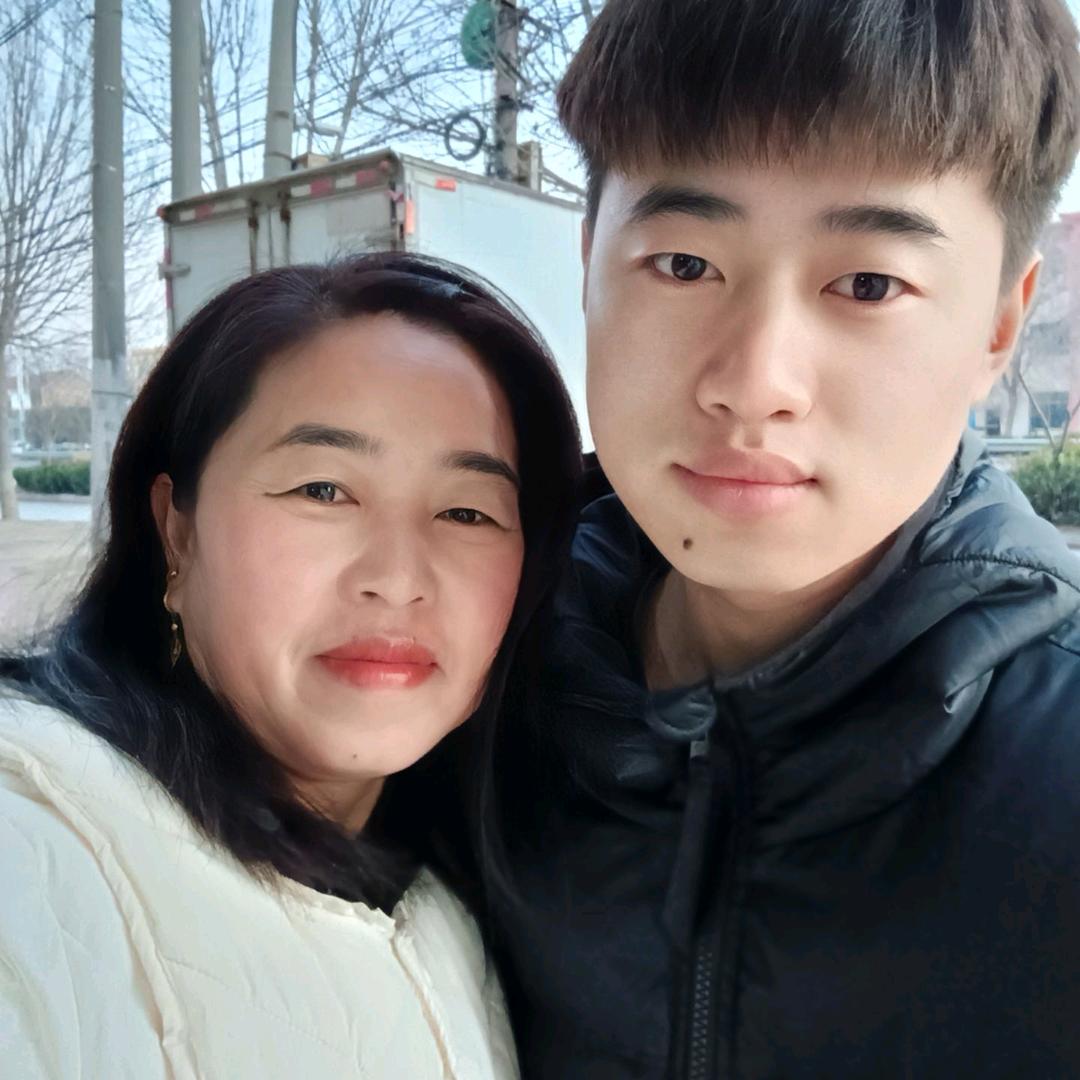 两个儿子也是幸福的