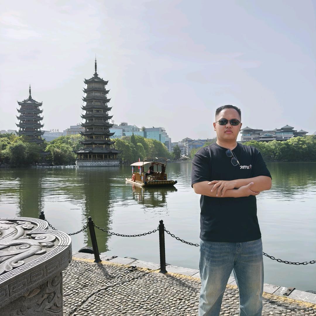阳光大气张天逸