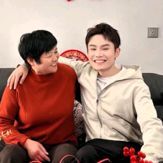 多余和毛毛姐(直播好物)