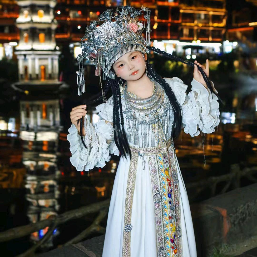 露不是路蓓不是贝.萌（破3000）
