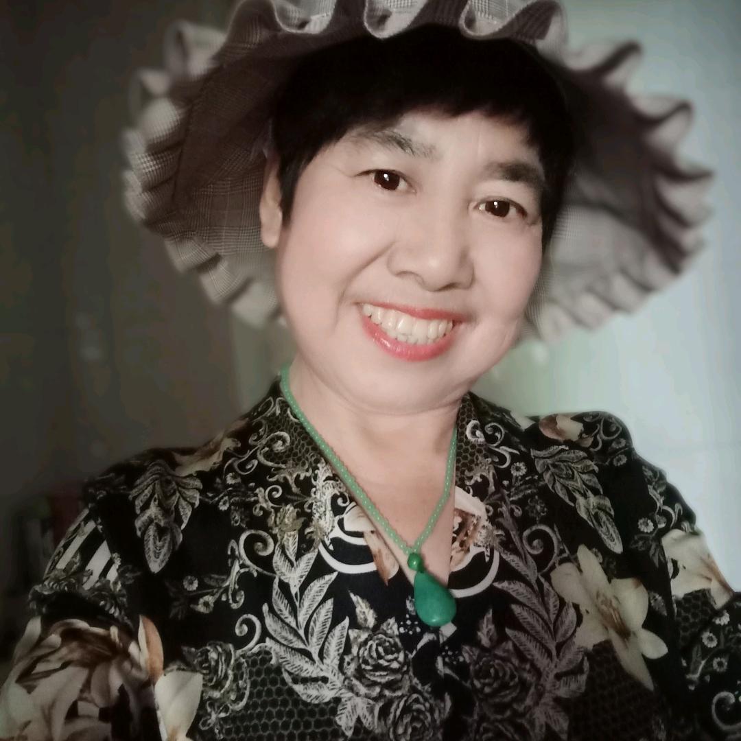 玲玲 