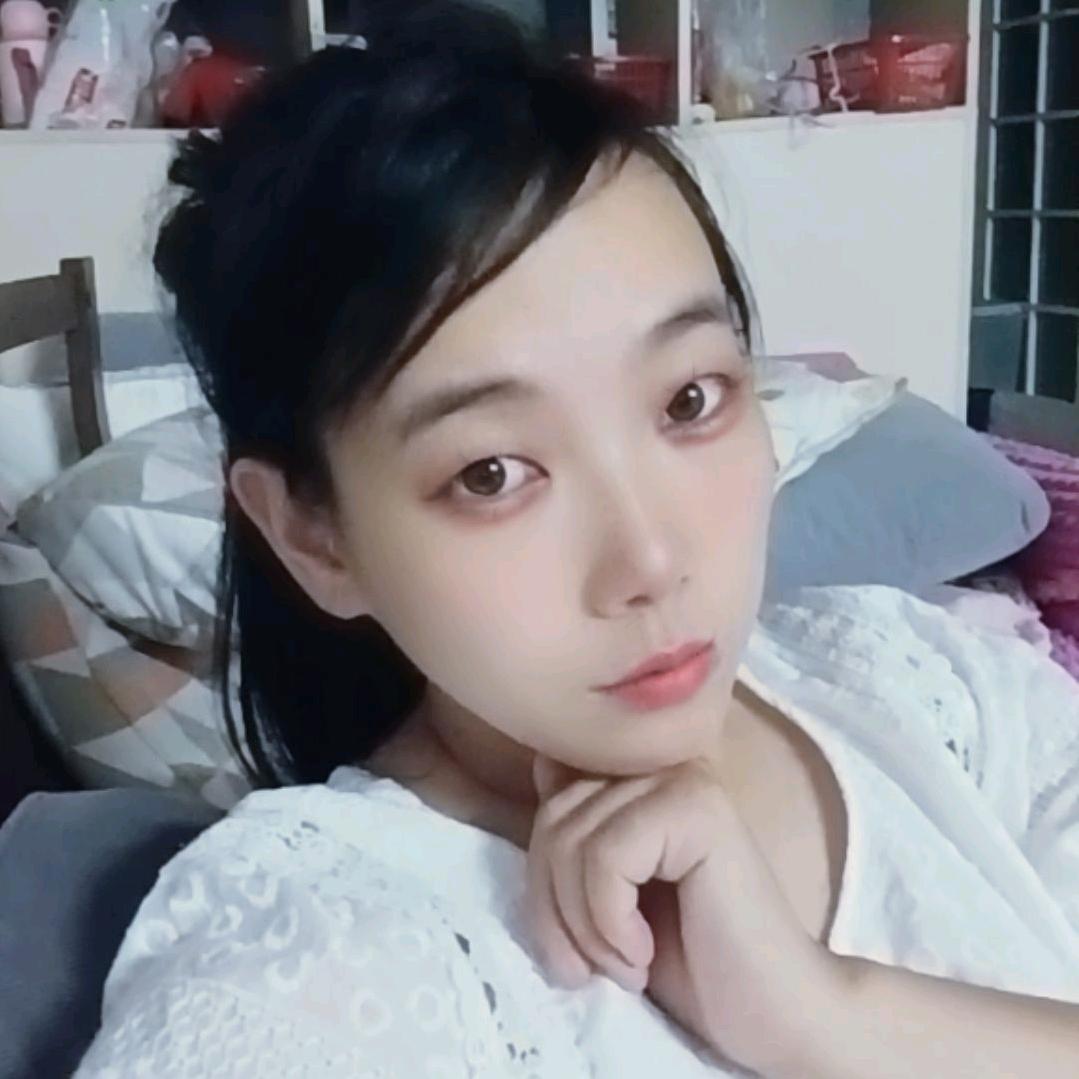 阿邱姐姐的橱窗