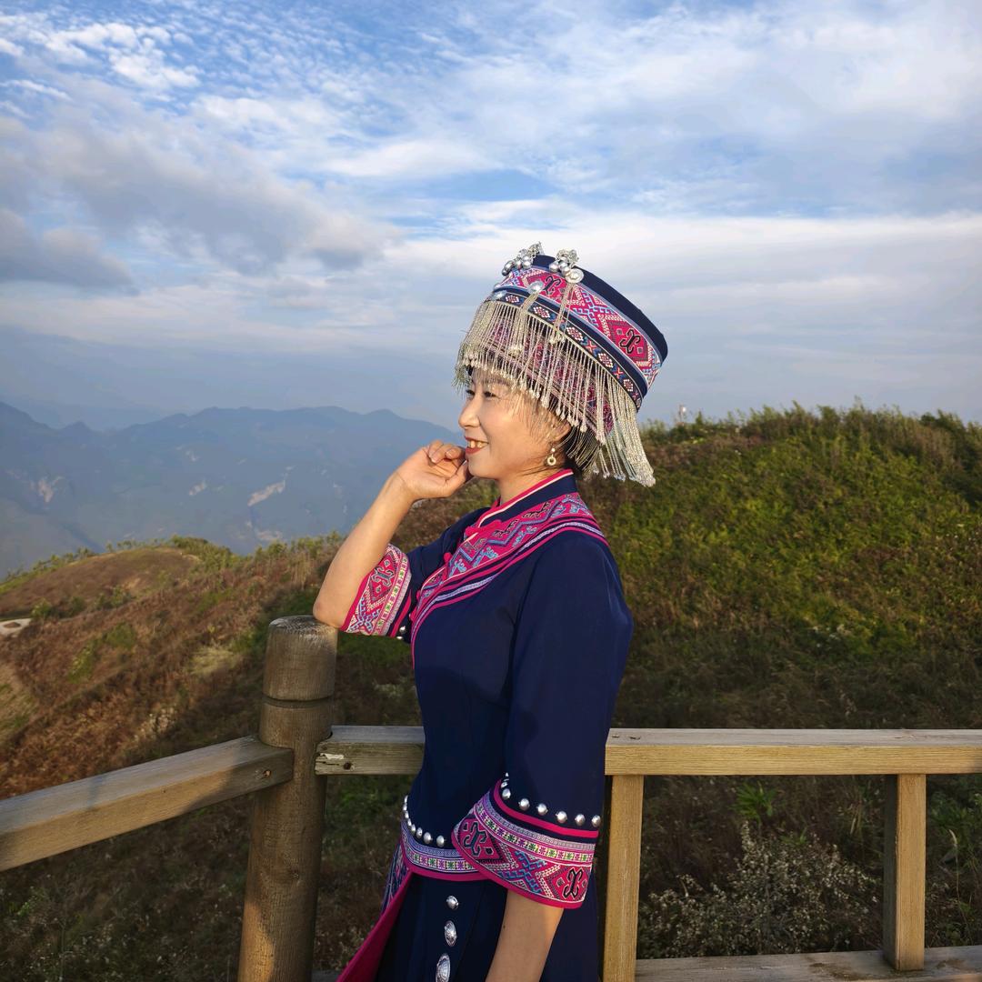 巴山民俗艺术团团长