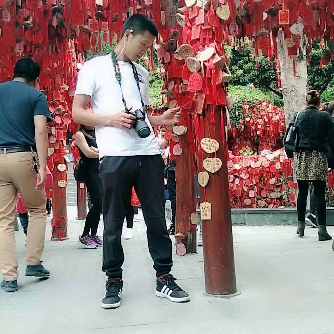 丶左先生