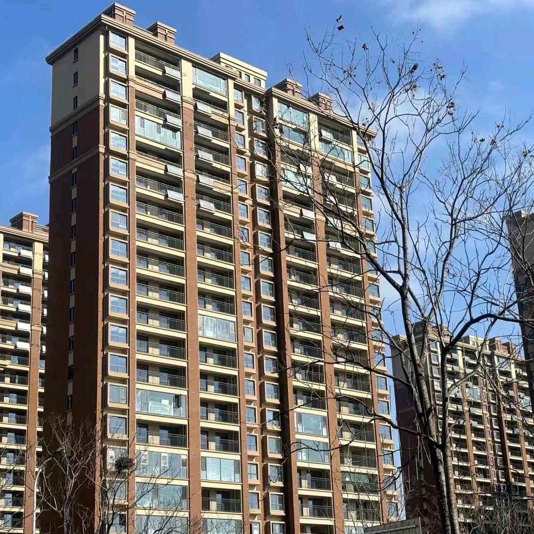 龙门里售楼处小谢