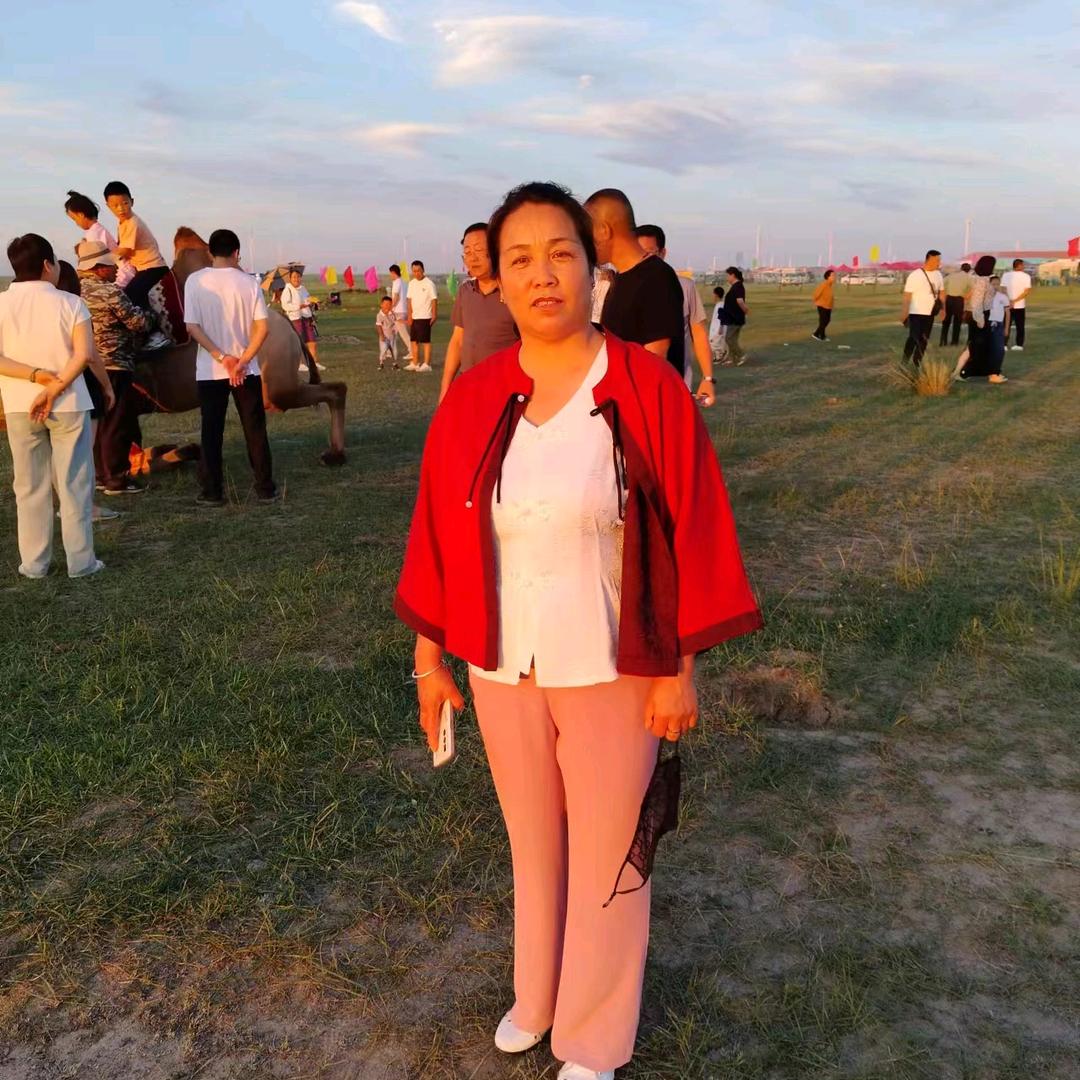 美丽动人的霞霞