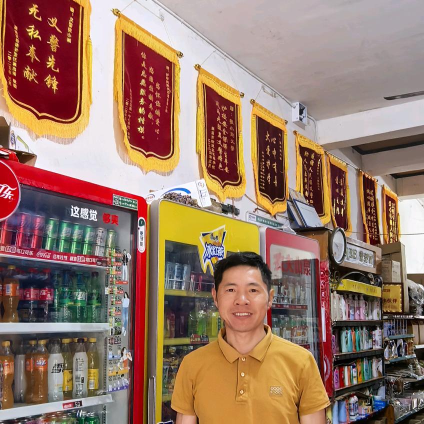 义警一张小刚