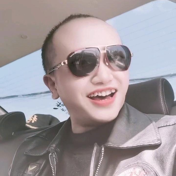 杯中皆是无情酒